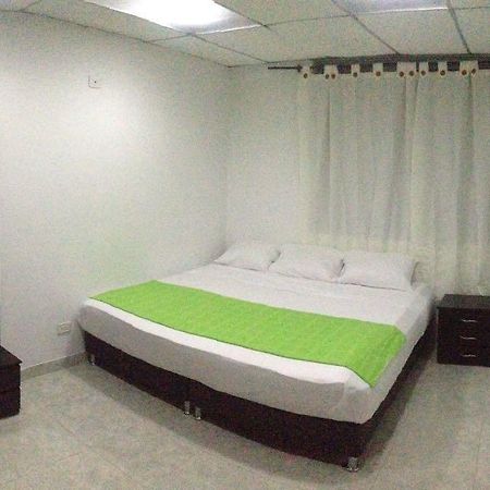 Hostal Deluxe Santander マニサレス エクステリア 写真