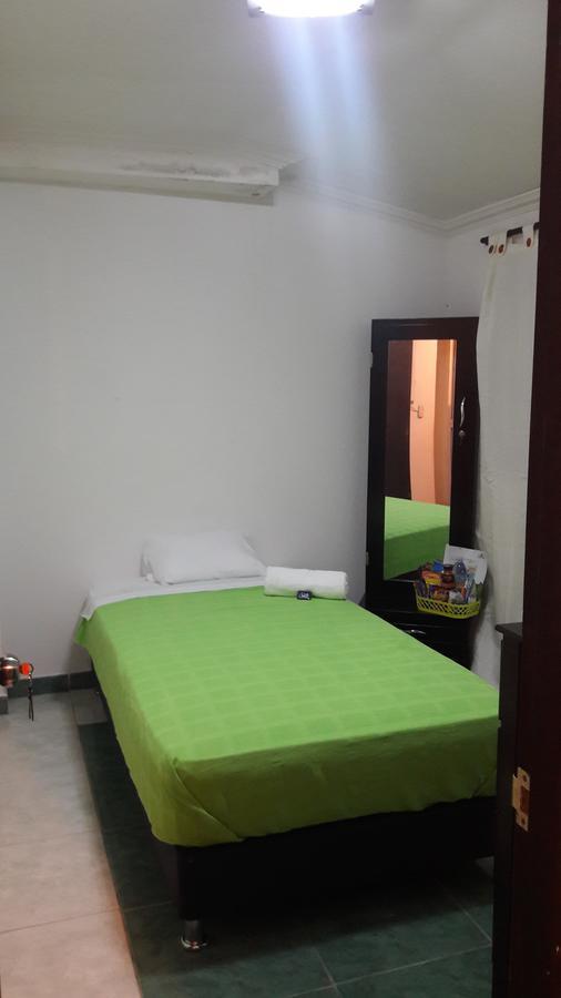 Hostal Deluxe Santander マニサレス エクステリア 写真