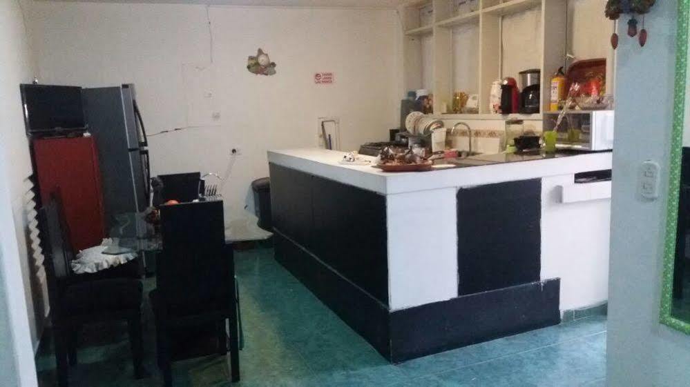 Hostal Deluxe Santander マニサレス エクステリア 写真