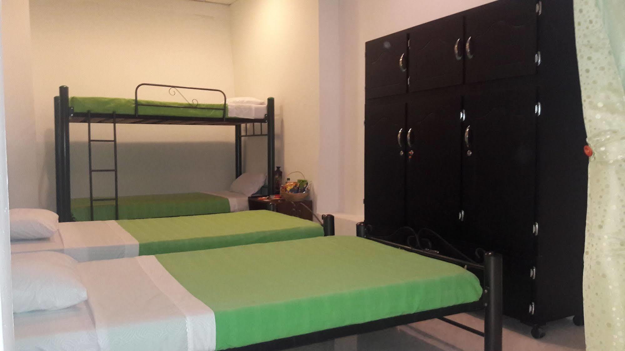 Hostal Deluxe Santander マニサレス エクステリア 写真