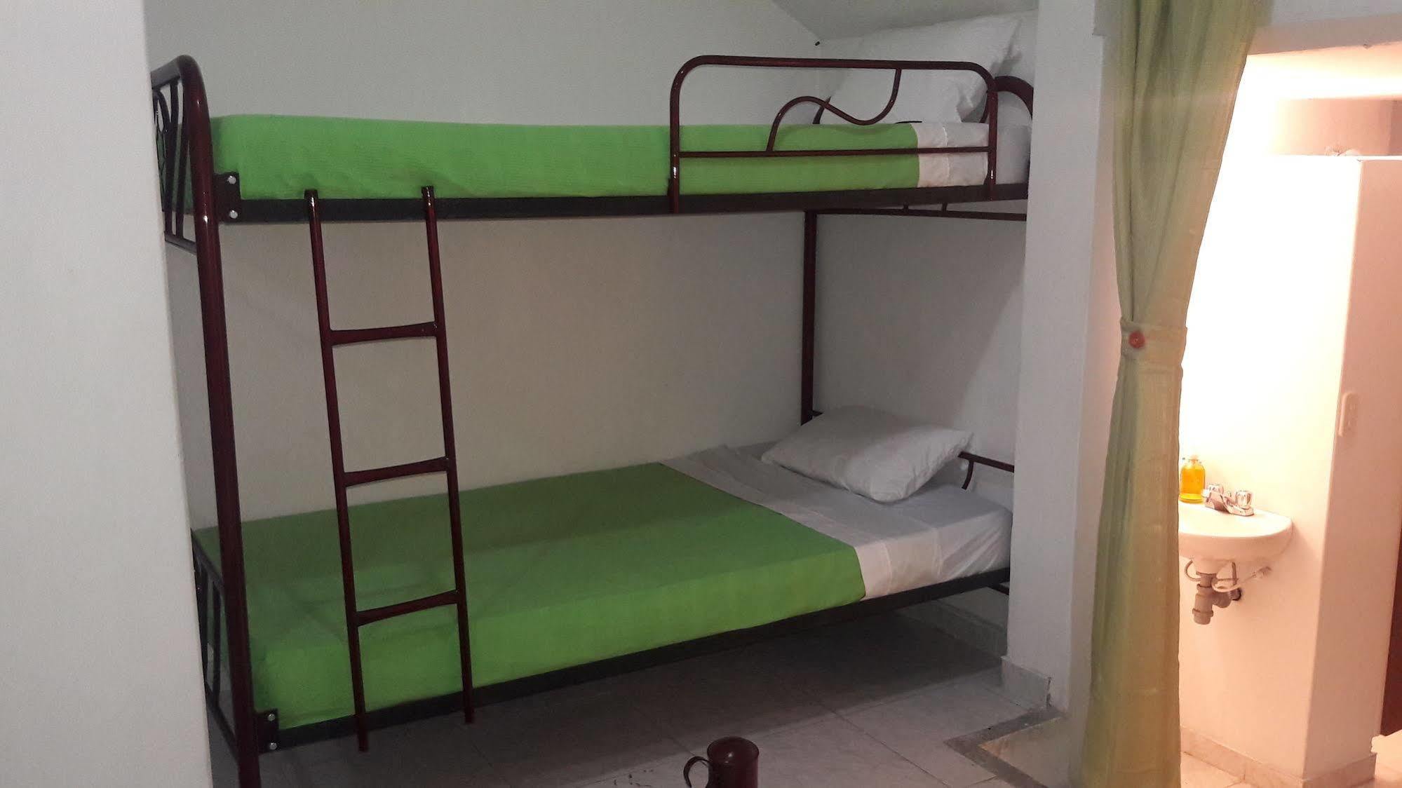 Hostal Deluxe Santander マニサレス エクステリア 写真