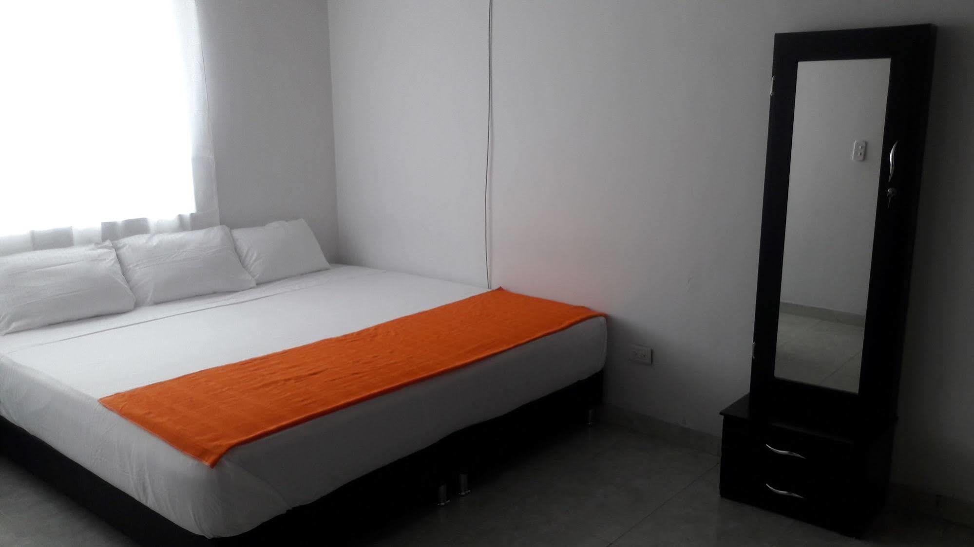 Hostal Deluxe Santander マニサレス エクステリア 写真