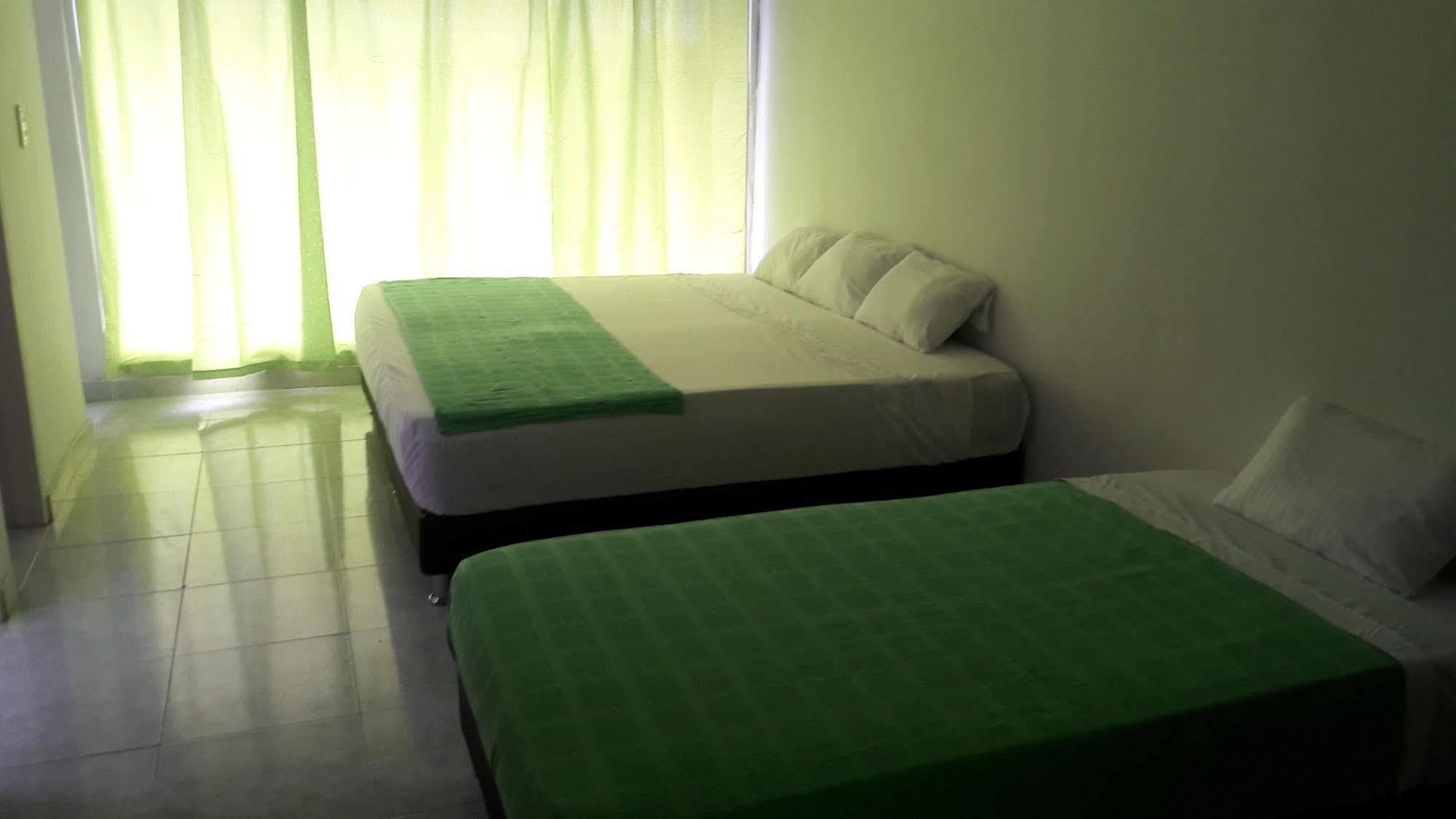 Hostal Deluxe Santander マニサレス エクステリア 写真