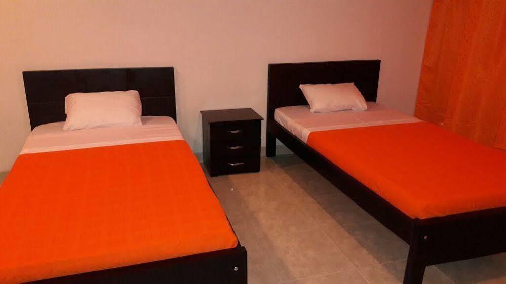 Hostal Deluxe Santander マニサレス エクステリア 写真